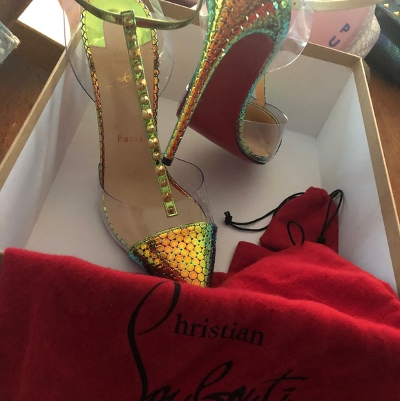 Christian Louboutin (Taiga) - Picture 1 of 3